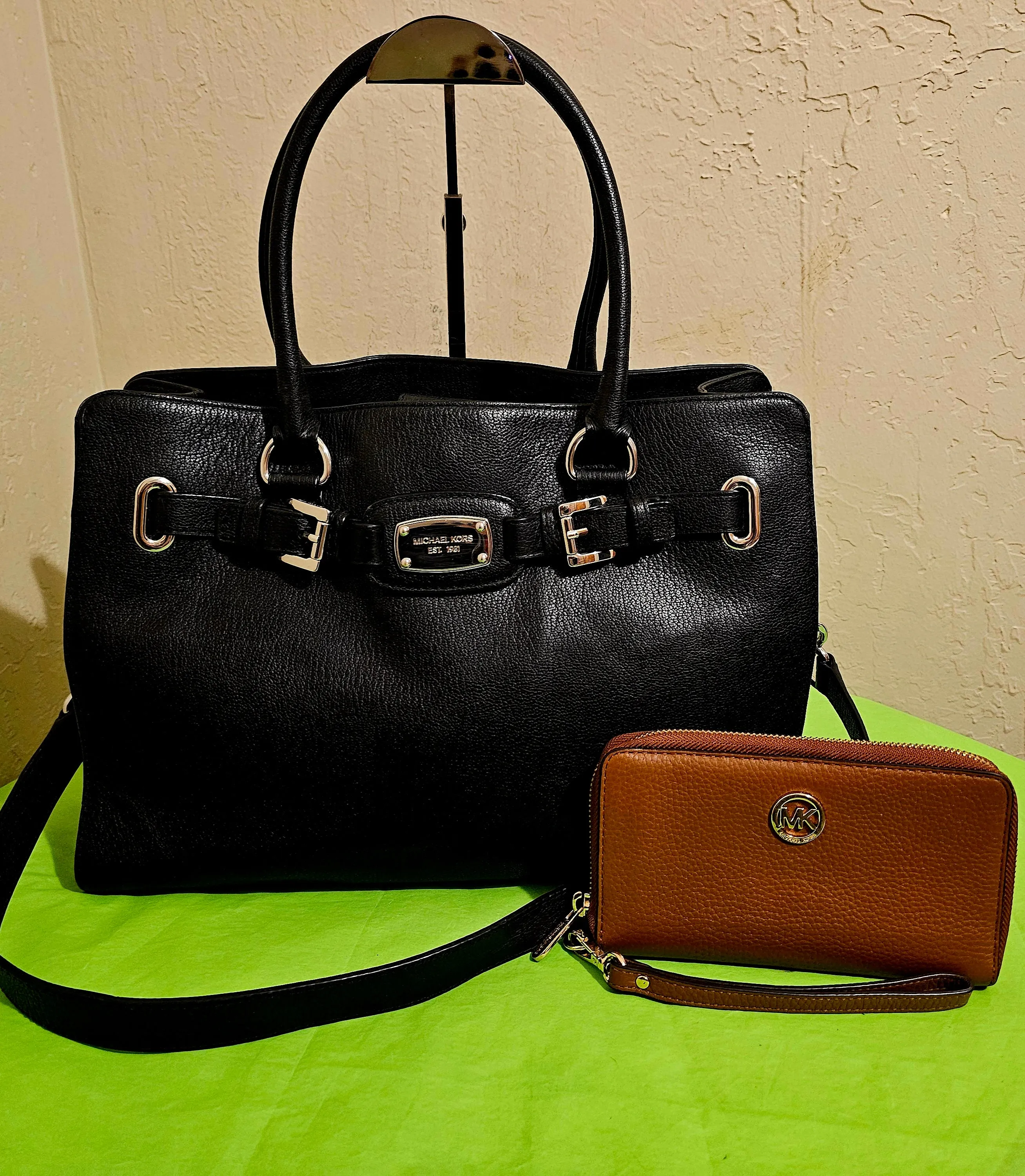 Michael Kors  Hamilton 2-Way Tote Shoulderbag Satchel Carryall w/MK Wallet